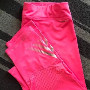 Adidas ClimaLite athletic capri pants 🏋🏻‍♀️